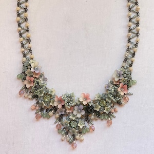 COLLEEN TOLAND 花モチーフ ビーズネックレス ヴィンテージ COLLEEN TOLAND ビーズ フローラル メタリック