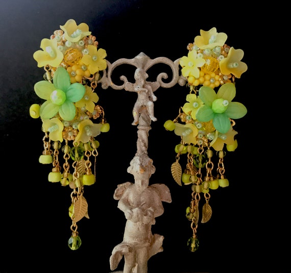 Vintage COLLEEN TOLAND Chartreuse Chandelier Clip… - image 3