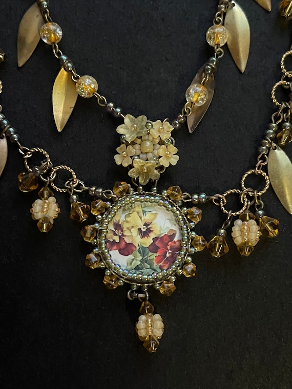 Vintage COLLEEN TOLAND Cornsilk Flower Cameo Neckl