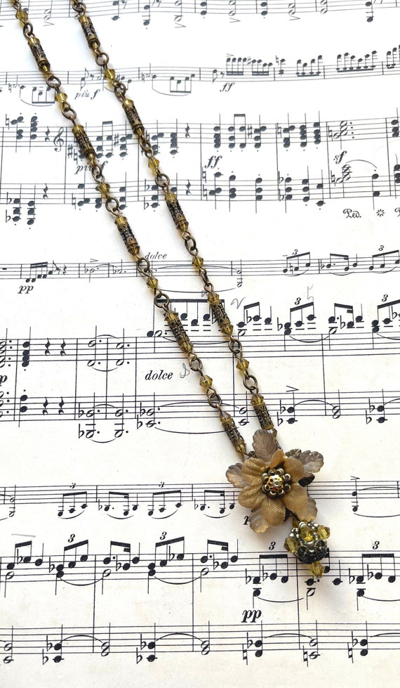 Vintage COLLEEN TOLAND gold beaded pendant flower 
