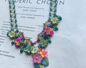 CANDY PINK ステートメントネックレス ハンドビーズ コリーン