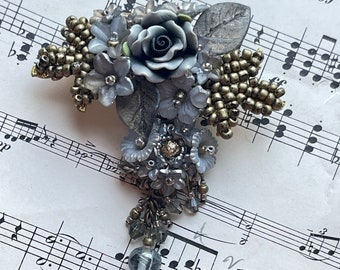 Vintage COLLEEN TOLAND Rose Flower Beaded Pin Brooch handmade romantic womans jewelry floral dangle for jacket sweater coat cardigan ooak