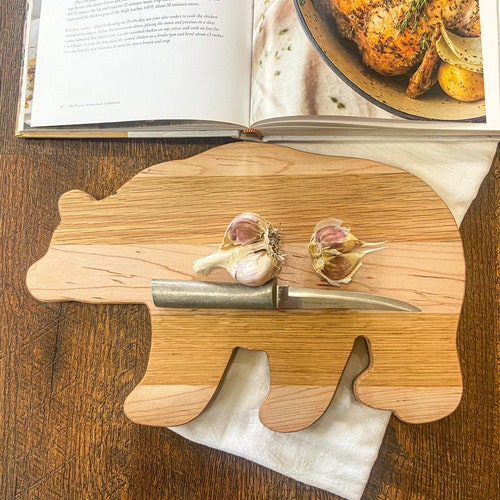 Planche à découper en forme d'ours faite main : décoration de cuisine rustique