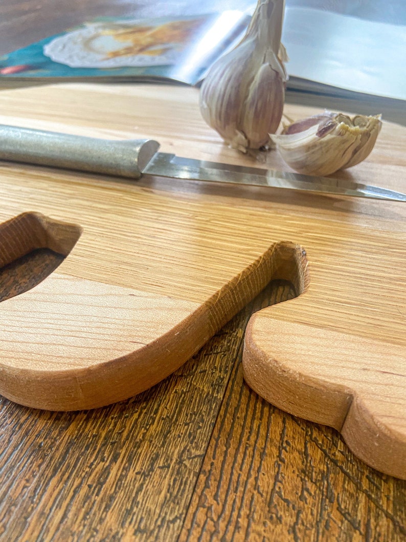 HomeToRoostCo Bear Cutting Board - Thumbnail 4