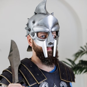 Gladiator helmet, Russell Crowe