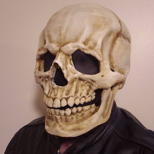 Skull Helmet Mask (movable jaw)
