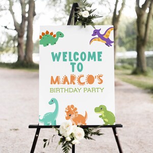 Dinosaurier Geburtstag Willkommensschild druckbare, bearbeitbare Vorlage Jungen Jurassic Prehistoric T-Rex Triceratops Bunte Dino Party Dekoration Z306