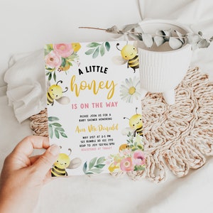 Fotohintergrund Für Babyparty – Motiv „A Little Honey Is On The Way“ Mit Biene & Sonnenblume, 2,1 X 1,5 M