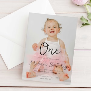 Bewerkbare foto afdrukbare 1e verjaardag uitnodiging voor feest downloaden afdrukbare digitale sjabloon fotokaart baby kinderen afbeelding foto uitnodigen Z18