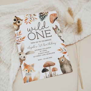 Waldtier 1. Geburtstagseinladung, Wild One Bearbeitbare Waldfreunde laden Aquarell Sofort-Download DIY Kinderparty-Vorlage Z343 ein