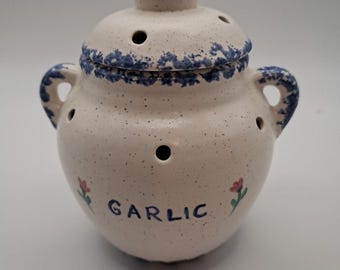 Vtg Handmade Ceramic Garlic Keeper Spongeware Style 80s Aesthetic Blue White