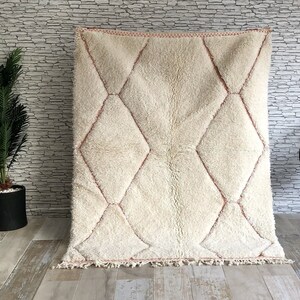 Moroccan Handmade rug ,Beni ourain , Morocco wool Berber Rug, modern rug, Hand woven rug, Azilal rugs, white +pink Rug ,Moroccan rug design