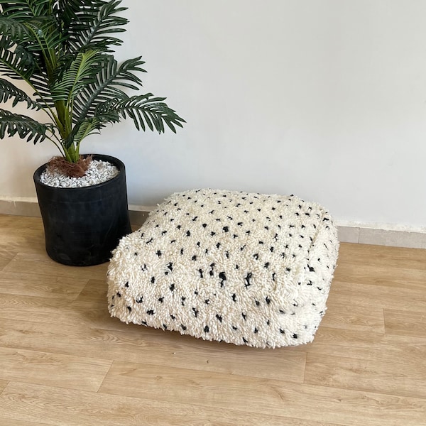 Moroccan pouf , Vintage Moroccan Ottoman,Vintage Rug Pouf, Floor Cushion ,Outdoor Chair Pouf, Yoga Meditation Poof, Outdoor Kilim Poufs