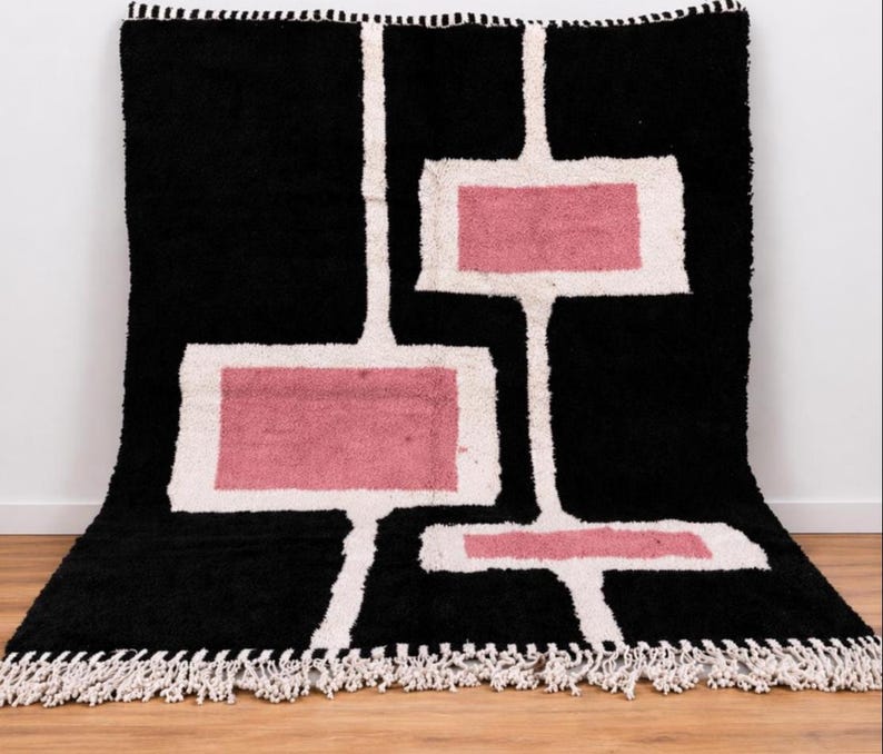 Luxuriöser, handgefertigter marokkanischer Teppich, schwarz-rosa geometrischer Berberwollteppich, flauschig, dick und weich, ideal für Wohn- und Schlafzimmer – Marokkanischer Teppich 8x10 Bild 1
