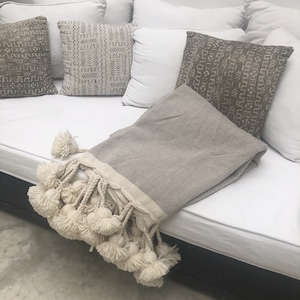 Moroccan Pom Pom blanket and throw cotton blanket Bohemian blanket Berber blanket Hand woven Handmade blanket Bedspread Bed cover,Bedding