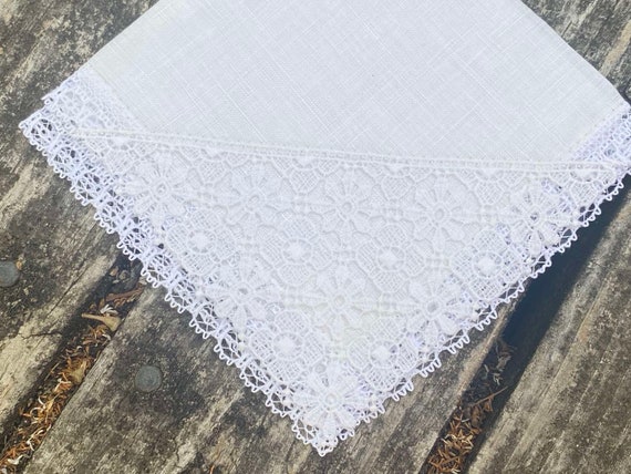 Vintage Pure Irish Linen Handkerchief with Lace D… - image 5