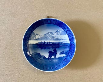 Vintage Collectible Royal Copenhagen  Christmas Wall Plate 1968 “The Last Umiak" Artist Kai Lange/Blue Porcelain, Denmark