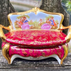 Vintage Retro Depose Limoges France Porcelain Collectible Ornate Couch Fragonard Courting Couple Jewellery Box - Burgundy Res and Gold Sofa