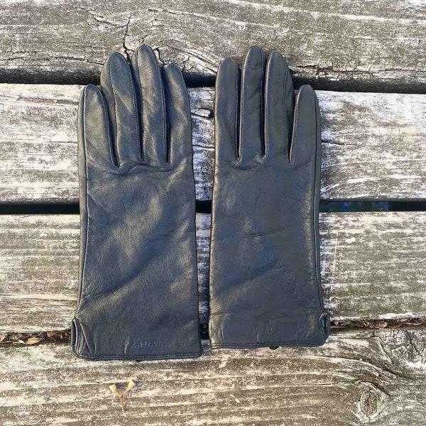 Vintage Designer PRADA Black Leather Winter Gloves with Logo on Wrist - Fully Lined - Size 7.5