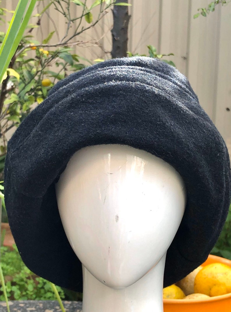 Crochetta Italian Wool Vintage 80s Black Bucket Style Winter Hat