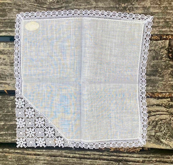 Vintage Pure Irish Linen Handkerchief with Lace D… - image 8