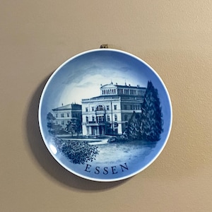 Vintage 1976 Rare collectible Royal Copenhagen Wall Plate - ESSEN- Villa Hügel, Motiv II/Blue Porcelain, Denmark/Stamped/Home decor
