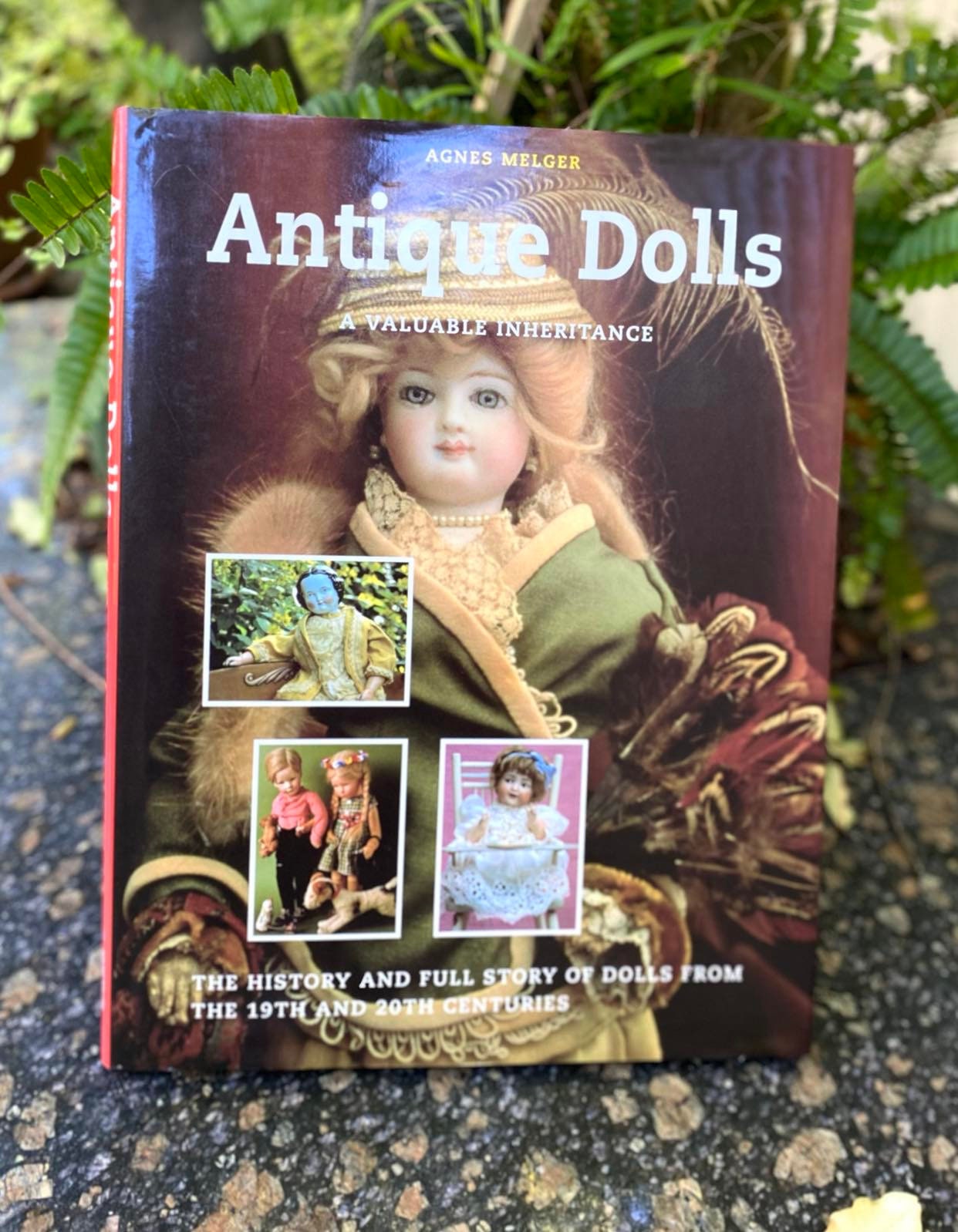 1996 Edition of Antique Dolls A Valuable Inheritance by Agnes