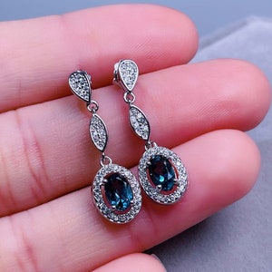 Boucles d'oreilles en topaze bleue naturelle de Londres | Boucles d'oreilles pendantes en pierres précieuses bleues véritables | Boucle d'oreille pendante en argent faite à la main | Bijoux Topaze | Boucles d'oreilles femme