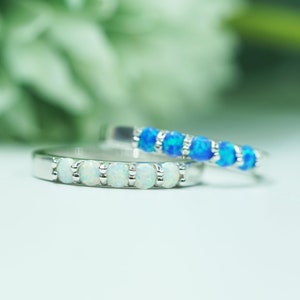 Delikatny pierścionek z białego opalu ze srebra próby 925 – pierścionek do łączenia