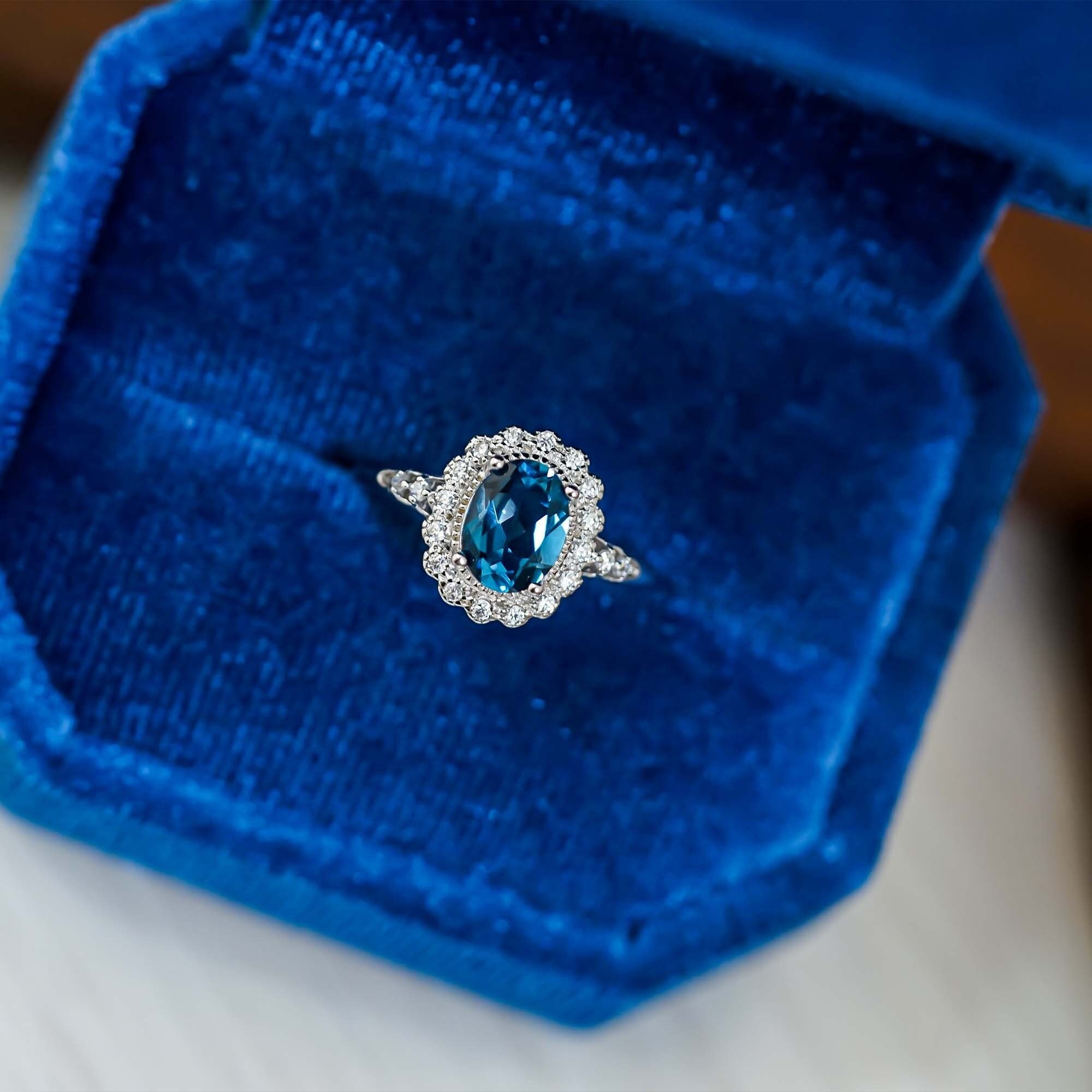 Neil Lane Premiere Oval-cut Diamond Engagement Ring 2 ct tw