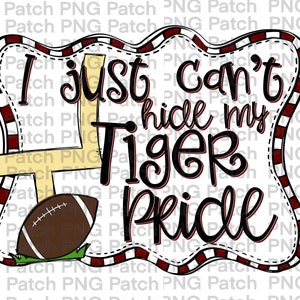Könnte beinhalten: Ein rot-weiß gestreifter Rahmen mit einem Fußball und einem goldenen Torpfosten. Der Text im Rahmen lautet "Ich kann meinen Tiger-Stolz einfach nicht verstecken".