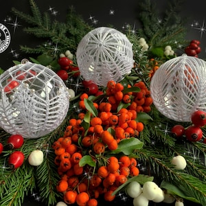 Set of 3 lace baubles Christmas tree decorations Crochet white balls Weihnachtsbaumschmuck Christmas ornaments Hanging art Christmas baubles