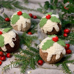 CHRISTMAS PUDDING BAUBLES Set of 4 tree decorations Shades of brown Cute handmade holiday decor Festive home decor Christmas tree decoration