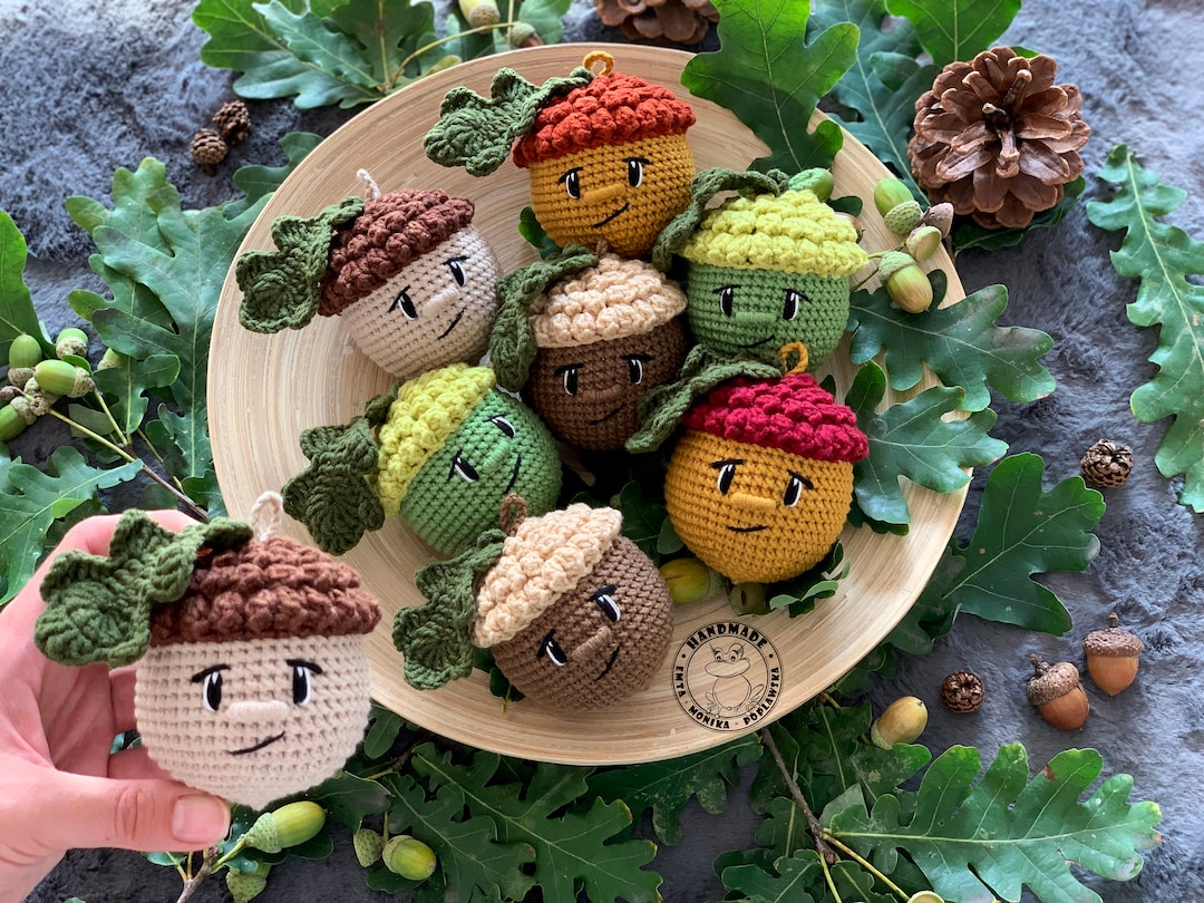 Crochet ACORN KEYCHAIN Oak Leaf and Acorn Friendsgiving Favors Gift for
