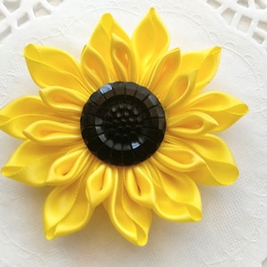 Sunflower hair clip, Ukrainian flower hair piece, Yellow flower hair accessory, Sunflower pin