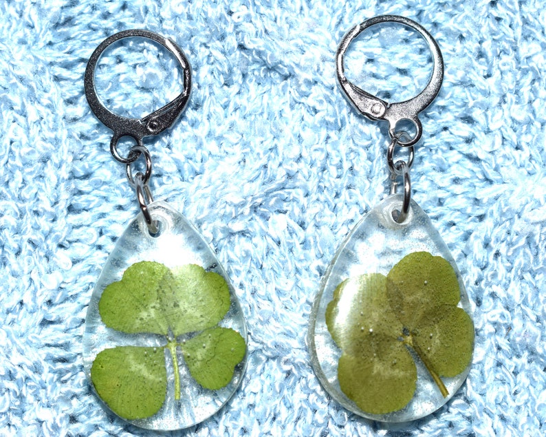 Teardrop shape Resin earrings with real four-leaf clovers