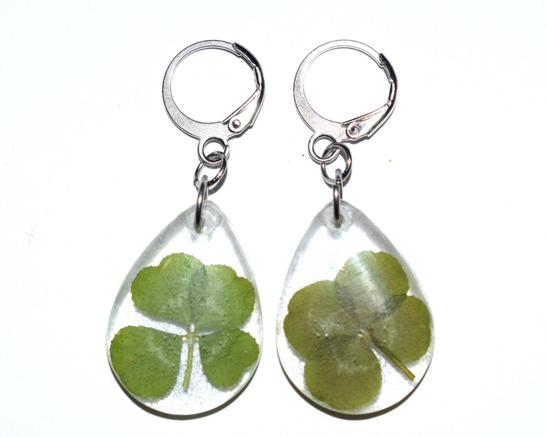 Teardrop shape Resin earrings with real four-leaf clovers
