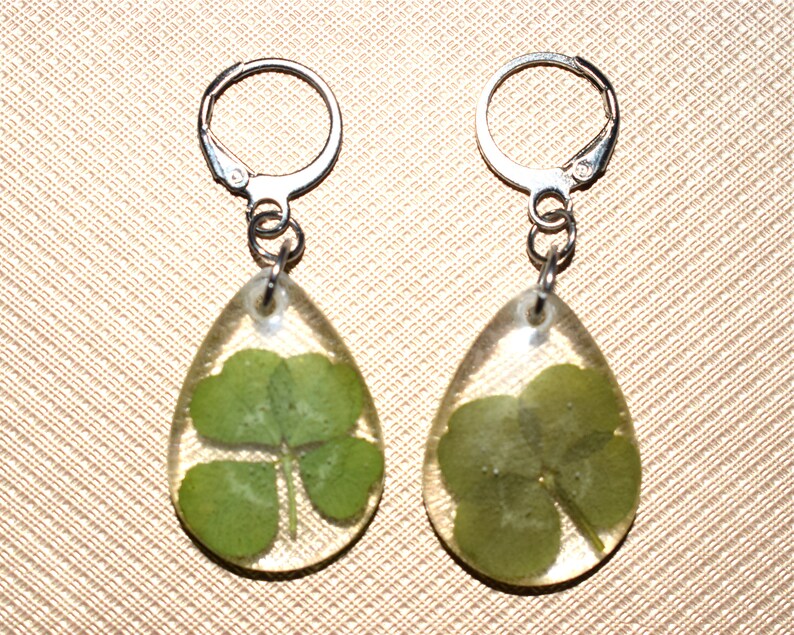 Teardrop shape Resin earrings with real four-leaf clovers