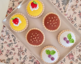 Crochet tart: Chocolate, blueberry or custard