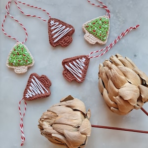 Decorative, crochet, Christmas tree cookies