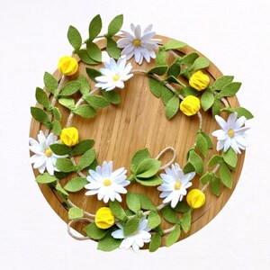 Daisy Felt Flowers Garland, Nursery Decor, Baby Shower, Girls room