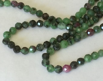 10 perles 3,3mm  Rouge Vert Rubis Zoisite facettée naturelle 3,3 mm, 10 perles Zoisite facettes gemme naturelle tons vert/ vert sombre/ rose
