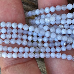 Agate bleue dentelle perles facettée, 10 perles facettes gemme naturelle tons bleu/parme, pierre naturelle 3,2mm image 3