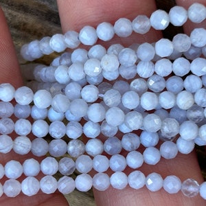 Agate bleue dentelle perles facettée, 10 perles facettes gemme naturelle tons bleu/parme, pierre naturelle 3,2mm image 2