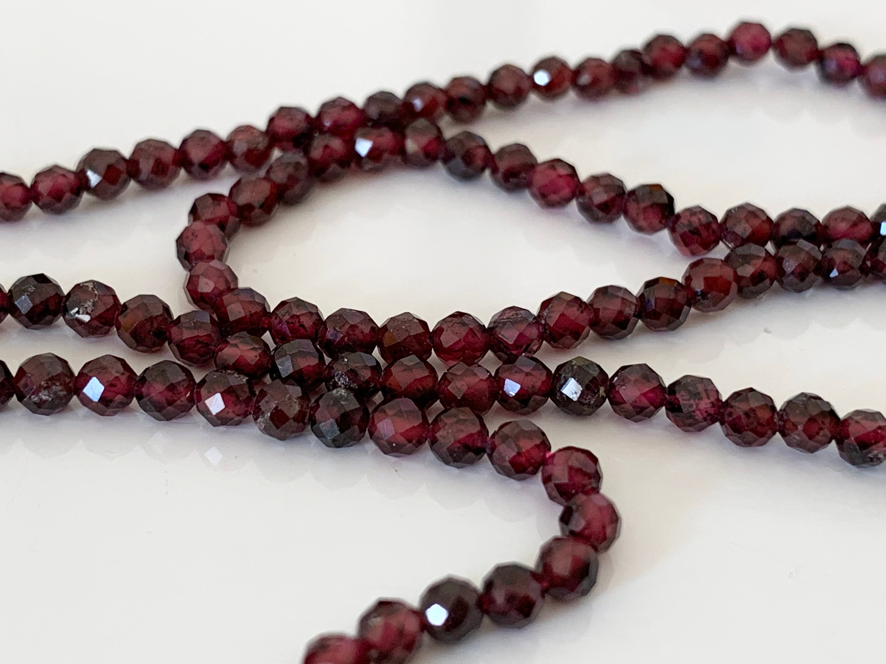Collier En Plaqué Or Avec Grenat Rouge Bordeaux - Neuf Avec étiquettes - Pierre Précieuse Grenat Almandin - Modèle #1633