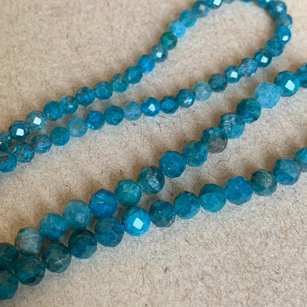 Apatite bleue 3 mm facettée, 10 perles facettes gemme naturelle 3mm tons bleus, apatite pierre naturelle