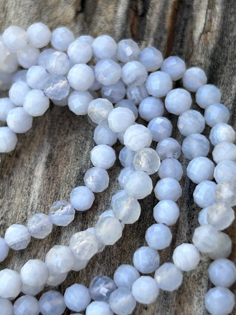 Agate bleue dentelle perles facettée, 10 perles facettes gemme naturelle tons bleu/parme, pierre naturelle 3,2mm image 4