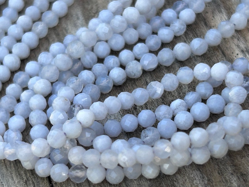 Agate bleue dentelle perles facettée, 10 perles facettes gemme naturelle tons bleu/parme, pierre naturelle 3,2mm image 1