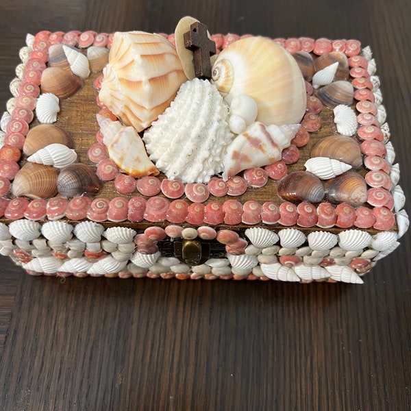 Memory/Jewelry Box Exotic Seashell Design