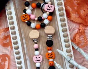 Mama and me pumpkin accessories- spooky baby- babies- pacifiers- gifts for baby shower-pinkoween- pumpkin- mama and me- wristlets- keychains